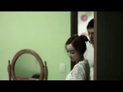 Thấy Em Cô Đơn Nên Anh Chia Sẻ Với Em Trên Giường