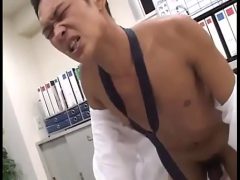 Cậu Sinh Viên Năm Nhất Banh Lỗ Đít Cho Trai Gay Thông Kiếm Tiền
